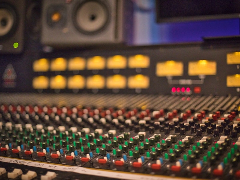 Professional audio mixing console